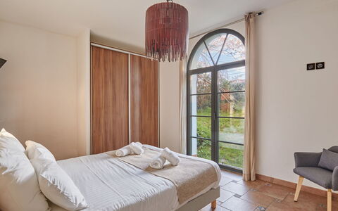 Biarritz 602: Indretning, Gulvbelægning, Møbel, Etage, Soveværelse, Seng, Værelse, Hjem, Sengetøj, Bed Frame