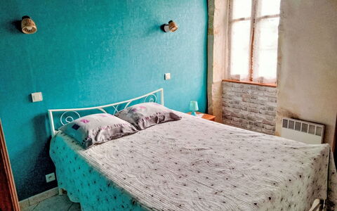 La Bergerie: Seng, Soveværelse, Sengetøj, Sengetøj, Væg, Møbel, Sengetøj, Etage, Indretning, Bed Frame