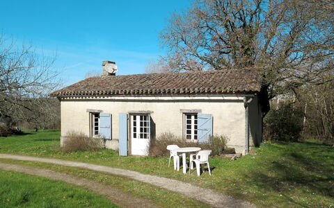 Marquefabe: Plante, Bygning, Himmel, Vindue, Træ, Naturlige Landskab, Hus, Land Lot, Dør, Sommerhus