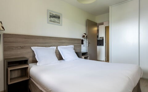 La Plagne 632: Lejlighed, Seng, Soveværelse, Bed Frame, Sengetøj, Sengetøj, Madras, Design, Pude, Hotel