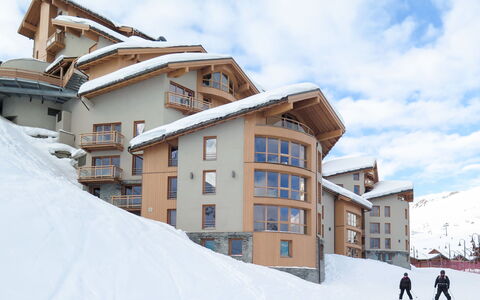 Tignes 657: Sne, Vinter, Ejendom, Hus, Skisportssted, Bygning, Ejendom, Arkitektur, Tag, Hjem