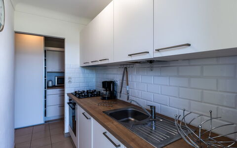Propriano 629: Køkkenvask, Tap, Cabinetry, Countertop, Håndvask, Sanitærarmatur, Køkken, Komfur, Køkken Apparat, Husholdningsapparat