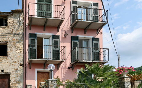 Casa Marco: Bygning, Himmel, Vindue, Ejendom, Sky, Plante, Arkitektur, Urban Design, Kvarter