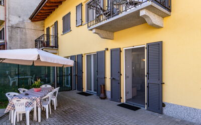 Carmen - Brissago-Valtravaglia, Lombardy, Italien