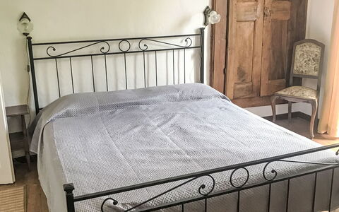Nicol: Seng, Soveværelse, Møbel, Sengetøj, Sengetøj, Sengetøj, Gulvbelægning, Etage, Bed Frame, Indretning
