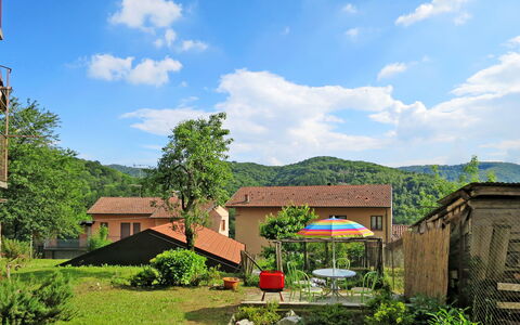 Serena: Sky, Himmel, Plante, Økoregion, Bygning, Naturlige Landskab, Natur, Træ, Land Lot, Vegetationen