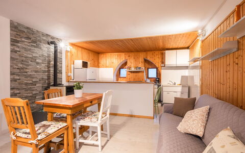 Serena: Møbel, Bord, Stol, Træ, Orange, Stue, Etage, Gulvbelægning, Cabinetry, Hårdttræ