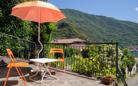 La Coccinella: Ejendom, Bord, Træ, Hus, Hill Station, Møbel, Ferie, Turisme, Ejendom, Bygning