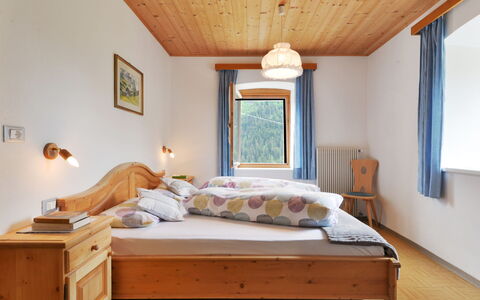 Mastle: Soveværelse, Værelse, Møbel, Seng, Loft, Ejendom, Bed Frame, Etage, Indretning, Væg