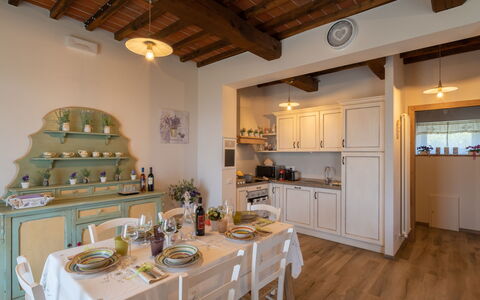 Pianelli: Countertop, Ejendom, Cabinetry, Møbel, Bord, Køkken, Køkken Apparat, Træ, Indretning, Belysning