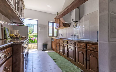 Do Condado: Countertop, Cabinetry, Ejendom, Møbel, Bygning, Køkken, Komfur, Skuffe, Indretning, Køkken Apparat