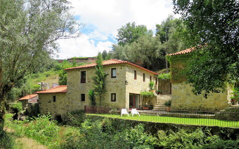 Do Moinho: Plante, Himmel, Sky, Bygning, Vindue, Træ, Naturlige Landskab, Hus, Land Lot, Sommerhus
