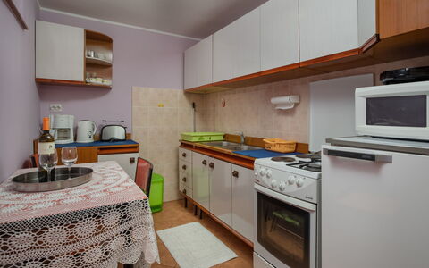 Poreč Kaštelir 655: Ejendom, Værelse, Countertop, Køkken, Møbel, Cabinetry, Komfur, Større Bandage, Bygning, Indretning