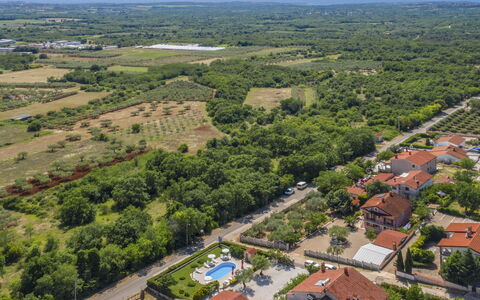 Poreč Kaštelir 655: Luftfotografering, Fugleperspektiv, Boligområde, Vegetationen, Forstad, Naturlige Landskab, Ejendom, Byområde, Menneskelig Bosættelse, Fotografering