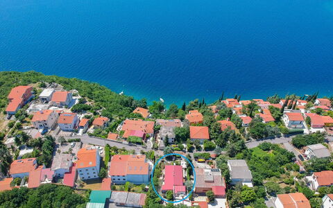 Crikvenica Jadranovo 611: Ejendom, Vand, Bygning, Naturlige Landskab, Hus, Urban Design, Vegetationen, Coastal Og Oceaniske Landskabsformer, Landskab, Boligområde