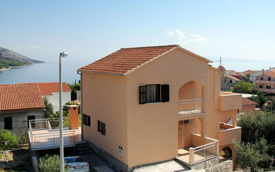 Trogir 667: Ejendom, Hus, Bygning, Boligområde, Arkitektur, Ejendom, Hjem, Facade, Tag, Ferie