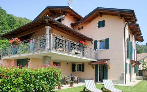 Cannero Riviera 626: Ejendom, Hus, Bygning, Hjem, Ejendom, Villa, Sommerhus, Estate, Stuehus, Facade