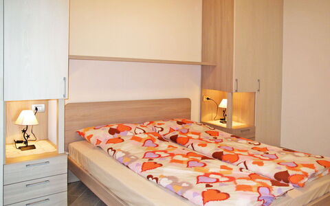 Gravedona 721: Soveværelse, Seng, Sengetøj, Møbel, Værelse, Bed Frame, Madras, Ejendom, Orange, Indretning