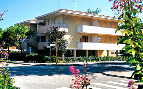 Bibione 650: Boligområde, Ejendom, Bygning, Hus, Kvarter, Arkitektur, Hjem, Stad, Ejendom, Lejlighed