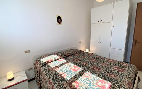 Palazzeta Iv: Møbel, Ejendom, Billedramme, Azure, Træ, Belysning, Indretning, Komfort, Etage, Gulvbelægning