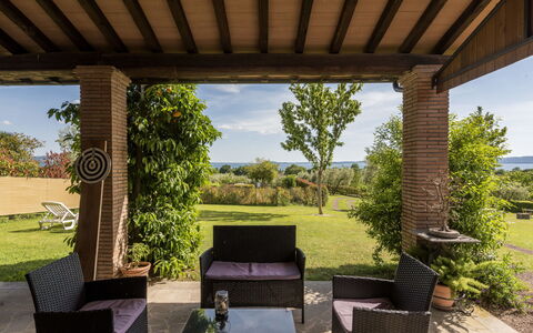Lago di Bolsena 663: Møbel, Udendørs Møbler, Træ, Stol, Bord, Veranda, Udendørs Bord, Have, Land Lot