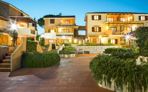 Porto Cervo 616: Facade, Boligområde, Lejlighed, Hjem, Urban Design, Estate, Udvej, Altan, Have, Blandet Brug