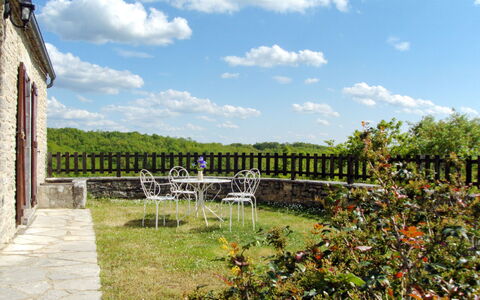 Cuzac: Sky, Plante, Himmel, Blomst, Naturlige Landskab, Bygning, Træ, Land Lot, Græs, Landskab