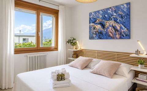 San Vincenzo: Møbel, Seng, Indretning, Soveværelse, Træ, Sengetøj, Sengetøj, Sengetøj, Gulvbelægning, Etage