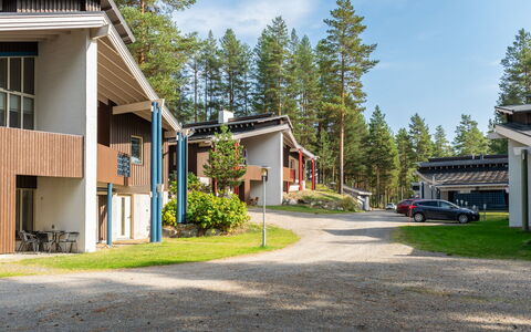 Hiisiranta D1: Møbel, Stol, Udendørs Møbler, Bord, Træ, Udendørs Bord, Køkken & Spisebord, Skygge, Have, Paraply