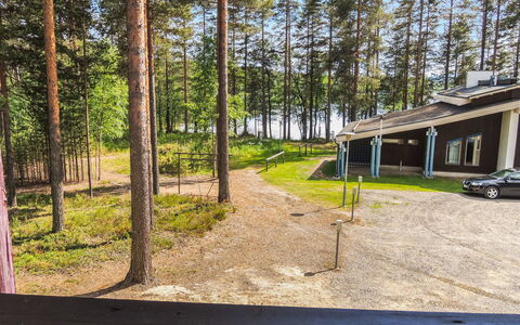 Hiisiranta E4: Træ, Sommerhus, Bjælkehytte, Skov, Skur, Garden Bygninger, Lærk, Woodland, Bejdse