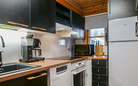 Kolin Vernetti 1: Køkken Apparat, Køkken, Større Bandage, Countertop, Træ, Cabinetry, Indretning, Husholdningsapparat, Møbel, Gulvbelægning