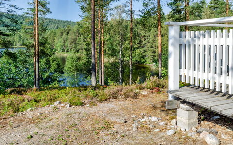 Saunaharju 3: Møbel, Stol, Udendørs Møbler, Bord, Træ, Udendørs Bord, Køkken & Spisebord, Skygge, Have, Paraply