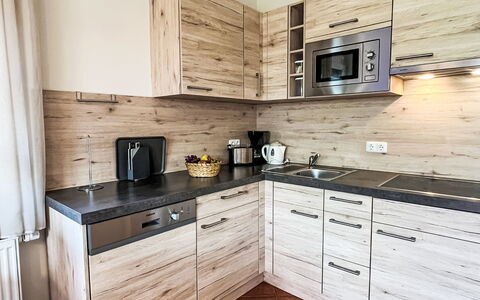 Karlshagen 609: Cabinetry, Møbel, Gulvbelægning, Skuffe, Countertop, Køkken, Etage, Køkken Apparat, Trægulve, Skab