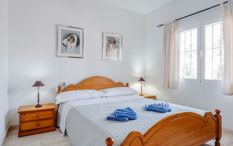 Estrella: Møbel, Seng, Soveværelse, Indretning, Etage, Loft, Gulvbelægning, Sengetøj, Sengetøj, Bed Frame