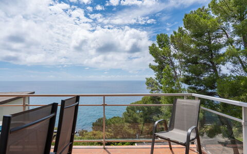 Orizzonte: Ejendom, Himmel, Ejendom, Kyst, Hus, Sky, Træ, Ferie, Altan, Ejerlejlighed