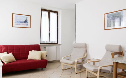 Bardolino 702: Billedramme, Møbel, Træ, Komfort, Stol, Indretning, Gulvbelægning, Etage, Stue