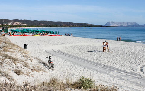 Budoni 729: Himmel, Vand, Sky, Økoregion, Strand, Coastal Og Oceaniske Landskabsformer, Hældning, Fritid, Sand