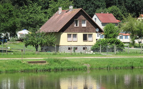 Lužnice: Vand, Plante, Bygning, Natur, Hus, Botanik, Naturlige Landskab, Træ, Sø, Vegetationen