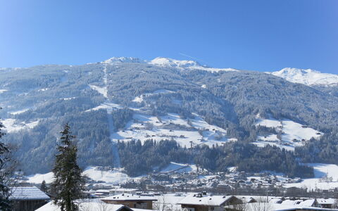 Gruber: Bjergrige Landskabsformer, Bjerg, Bjergkæde, Hill Station, Vinter, Sne, Himmel, Bjerglandsby, Alps, Stad