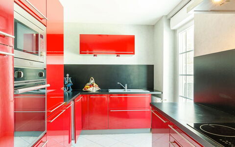 Villa Mor-Eol: Tap, Cabinetry, Køkkenvask, Ejendom, Håndvask, Countertop, Sanitærarmatur, Køkken, Bygning, Indretning