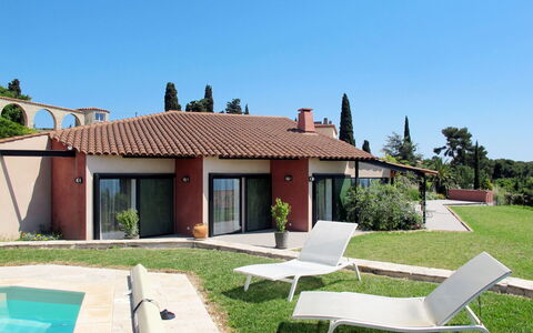Baie de Bandol: Himmel, Plante, Bygning, Ejendom, Træ, Vindue, Hus, Indretning, Skygge, Land Lot