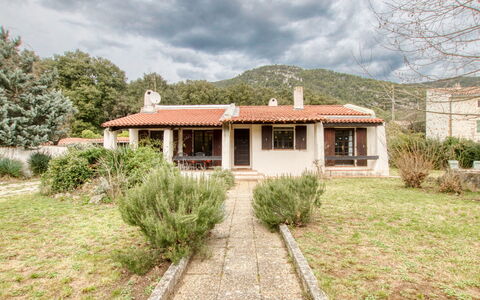 Le Hameau des Launes: Plante, Sky, Himmel, Vindue, Bygning, Træ, Naturlige Landskab, Land Lot, Vegetationen, Hus