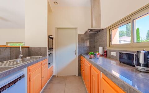 Arbelle: Cabinetry, Countertop, Ejendom, Køkkenvask, Håndvask, Køkken, Træ, Køkken Apparat, Indretning, Husholdningsapparat