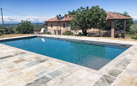 Antica Cascina: Svømmepøl, Kompositmateriale, Flise, Flise, Water Feature, Beton, Cobblestone