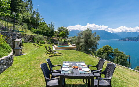 Lacum Lux Resort: Himmel, Bjerg, Daytime, Bygning, Plante, Naturlige Landskab, Hus, Vegetationen, Highland, Træ