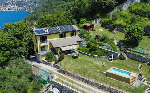 Varenna 634: Svømmepøl, Bjergkæde, Eco Hotel, Udvej, Estate, Dal, Villa, Landscaping, Ferieby, Backyard