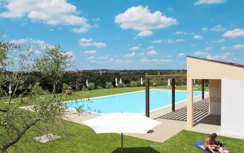 Casa Fitzy: Sky, Himmel, Bygning, Ejendom, Plante, Svømmepøl, Skygge, Land Lot, Udendørs Møbler, Hus