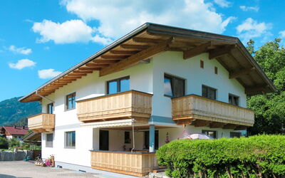 Stumm Im Zillertal 650: Hus, Ejendom, Bygning, Hjem, Ejendom, Arkitektur, Boligområde, Tag, Facade, Himmel