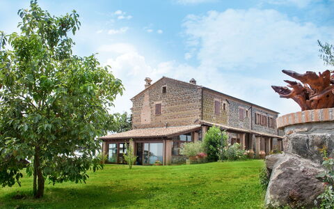 Lago di Bolsena 619: Ejendom, Hus, Estate, Bygning, Hjem, Stuehus, Sommerhus, Arkitektur, Ejendom, Træ