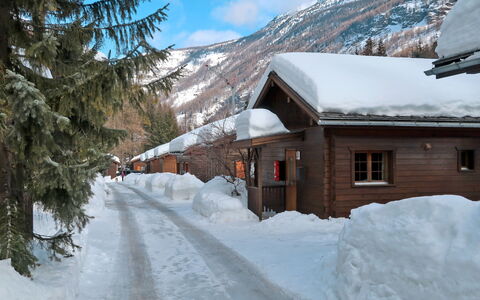 Saas-Balen 636: Sne, Vinter, Fryser, Ejendom, Bjerg, Hus, Tag, Geologiske Fænomen, Hjem, Træ